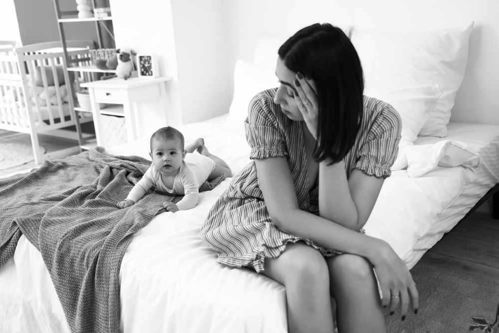 Người mẹ phải đối diện với những khó khăn trong những ngày đầu làm mẹ